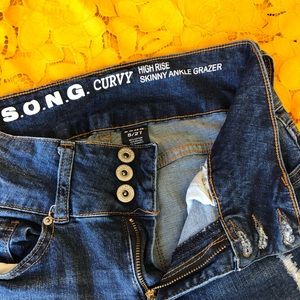 High Rise Ripped S.O.N.G. Curvy Jeans size 5/27